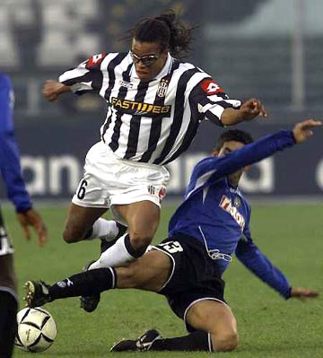 7点7分 胡明轩状态下滑 广东争冠添隐忧